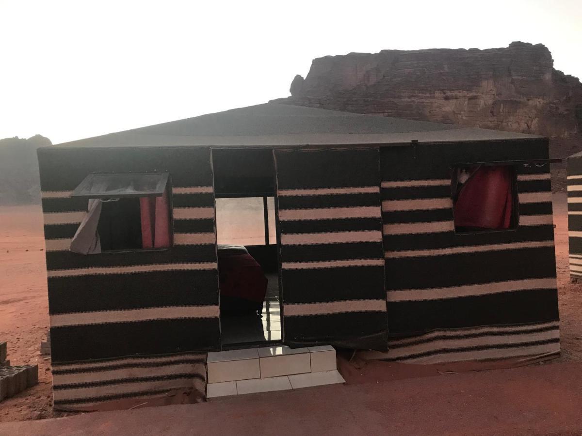 Black Irish Camp And Tours Wadi Rum Exterior foto