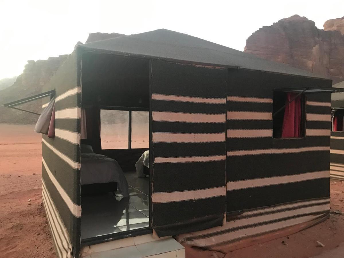 Black Irish Camp And Tours Wadi Rum Exterior foto