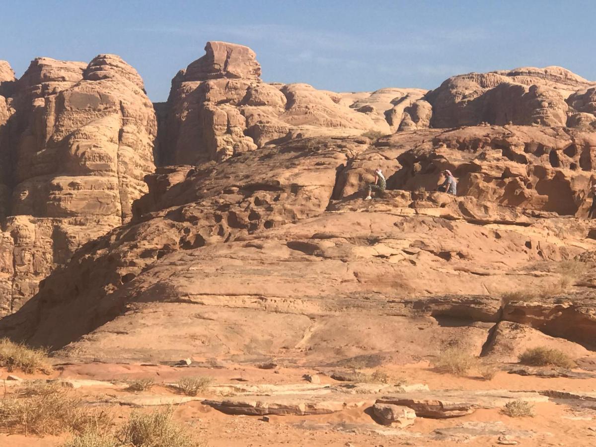 Black Irish Camp And Tours Wadi Rum Exterior foto