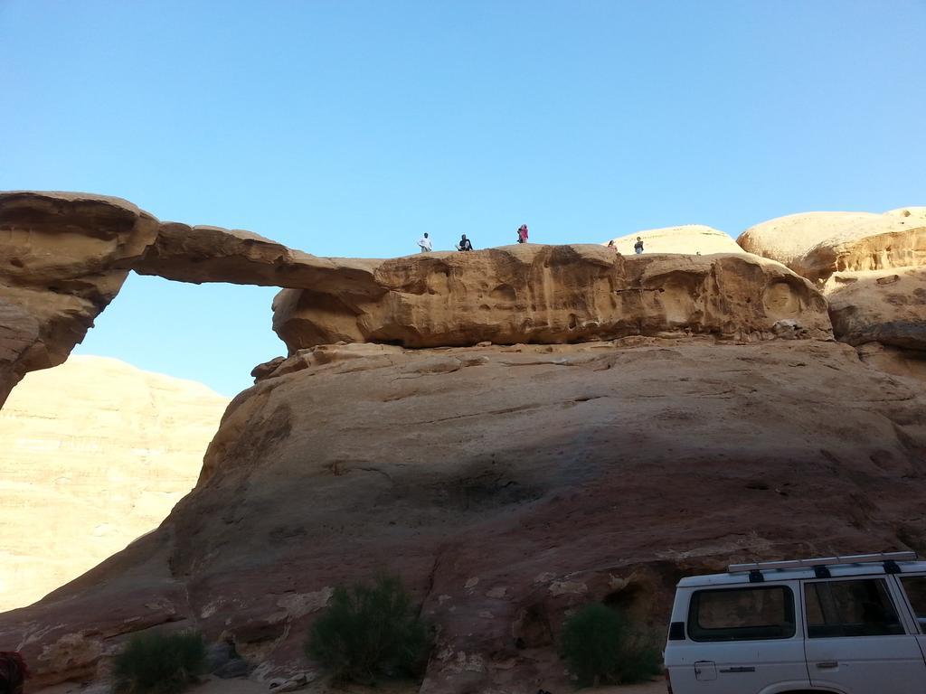 Black Irish Camp And Tours Wadi Rum Exterior foto