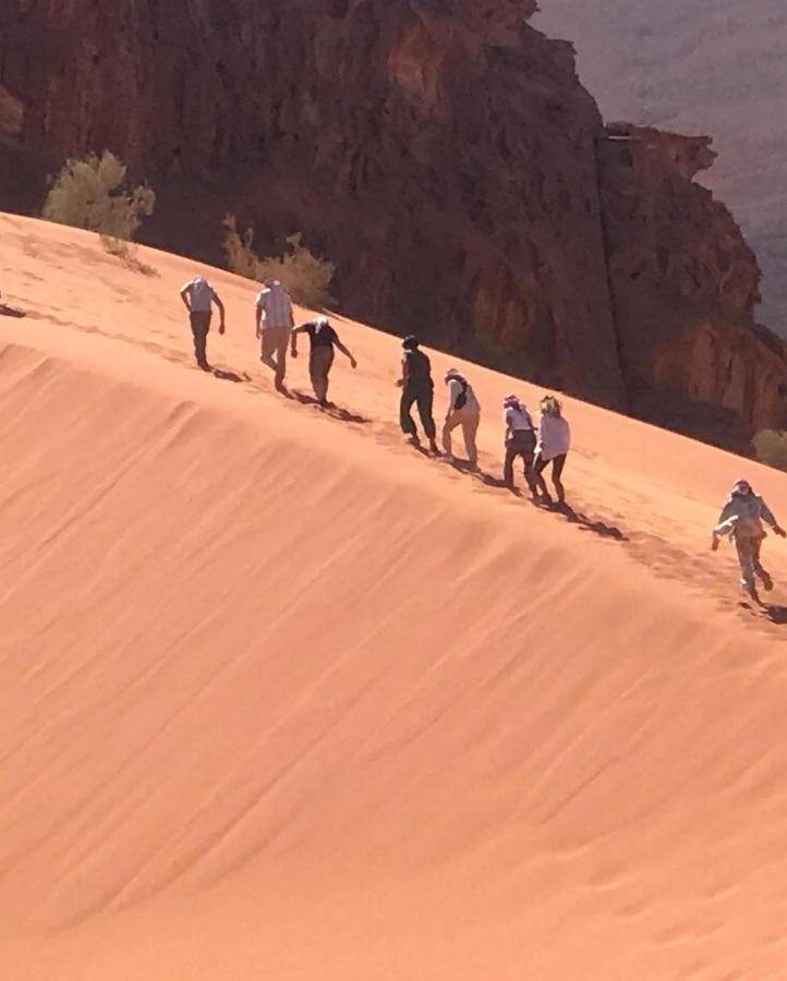 Black Irish Camp And Tours Wadi Rum Exterior foto