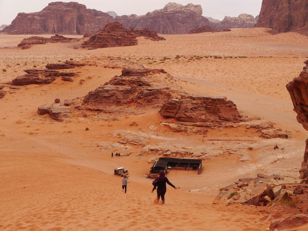 Black Irish Camp And Tours Wadi Rum Exterior foto