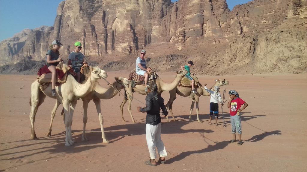 Black Irish Camp And Tours Wadi Rum Exterior foto