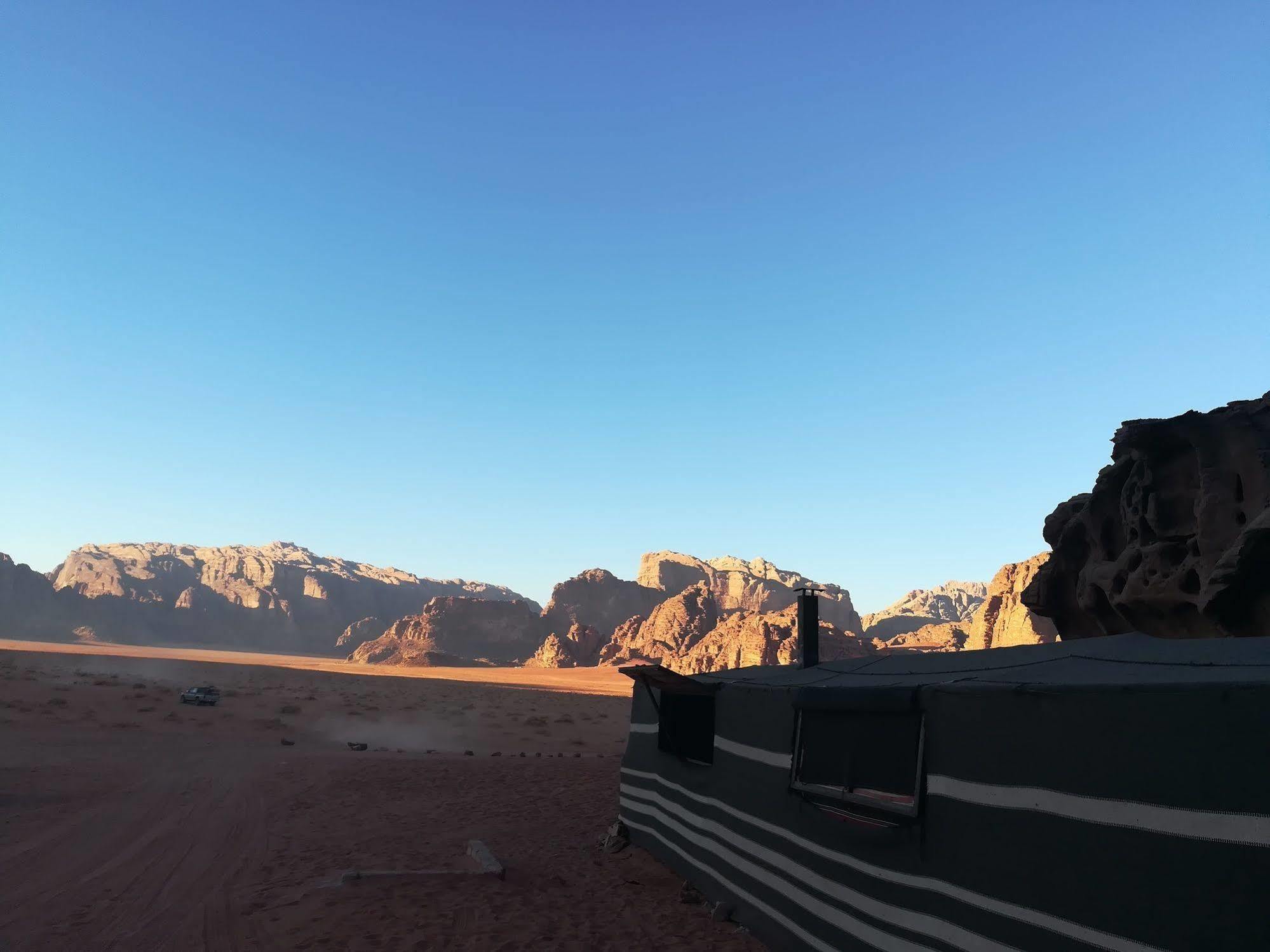 Black Irish Camp And Tours Wadi Rum Exterior foto