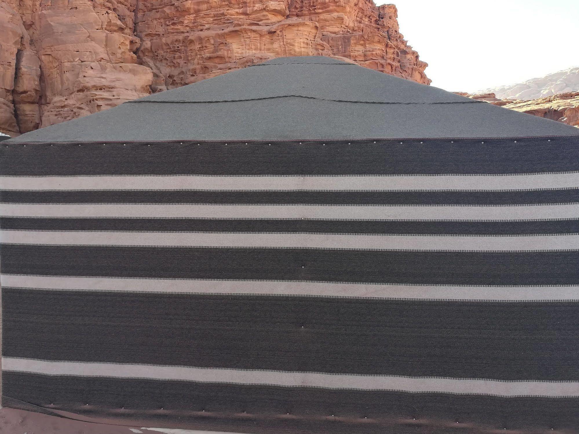 Black Irish Camp And Tours Wadi Rum Exterior foto