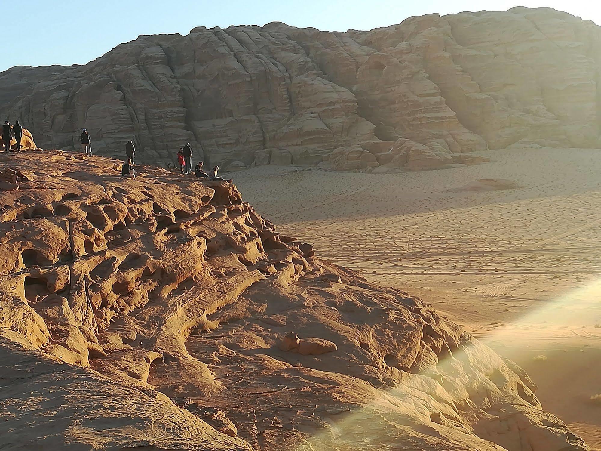 Black Irish Camp And Tours Wadi Rum Exterior foto