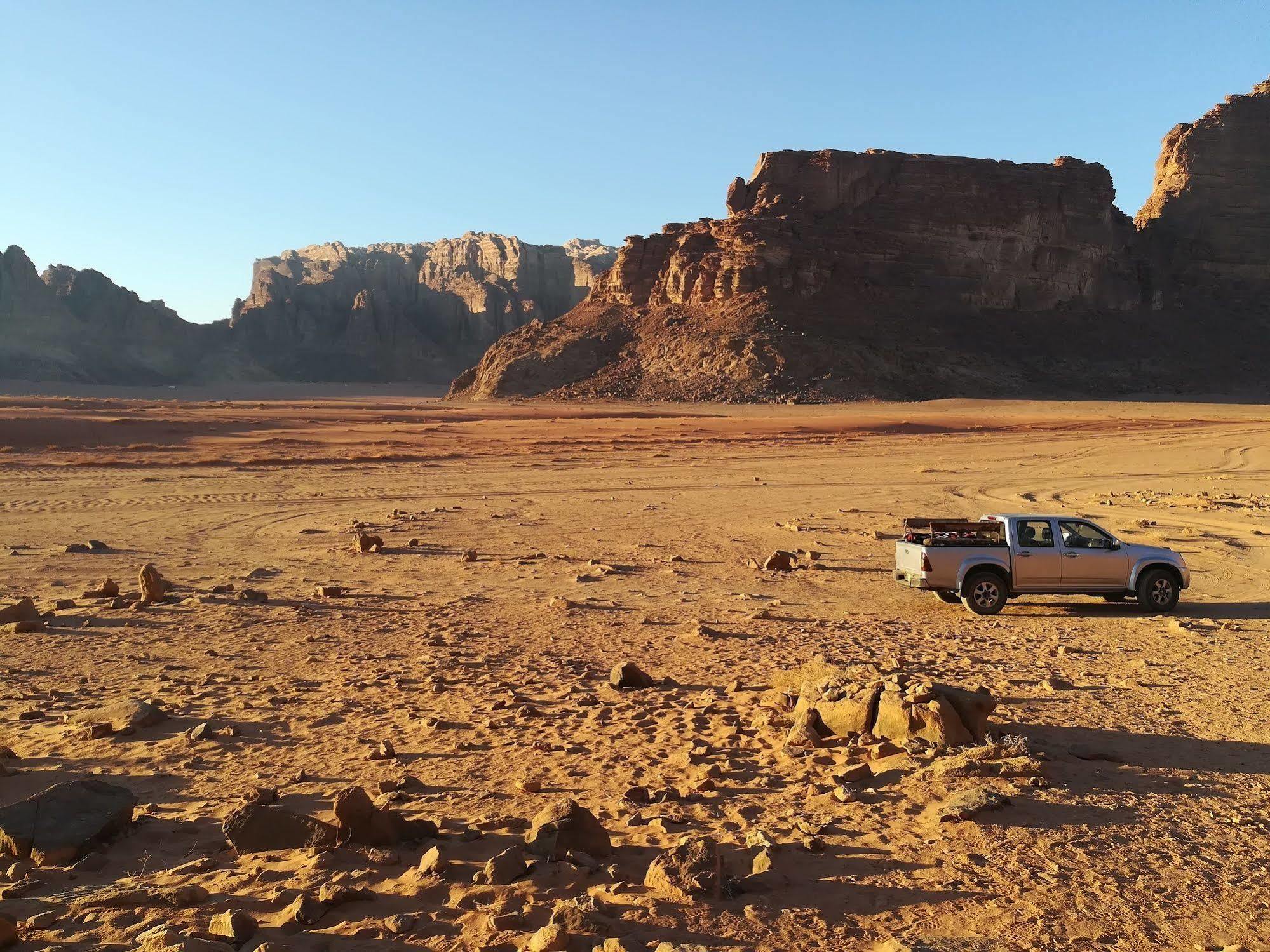 Black Irish Camp And Tours Wadi Rum Exterior foto