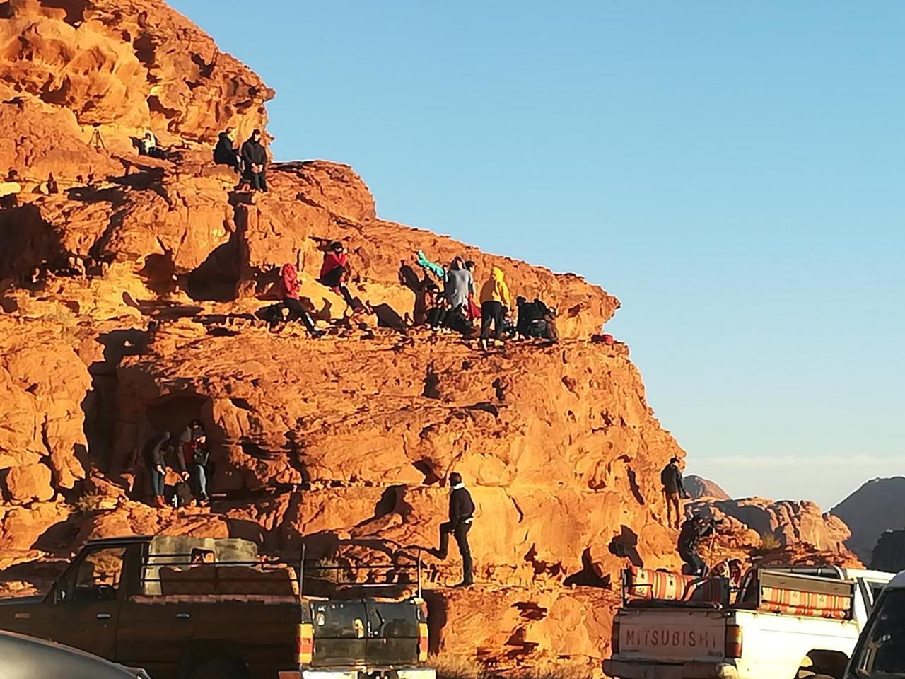 Black Irish Camp And Tours Wadi Rum Exterior foto