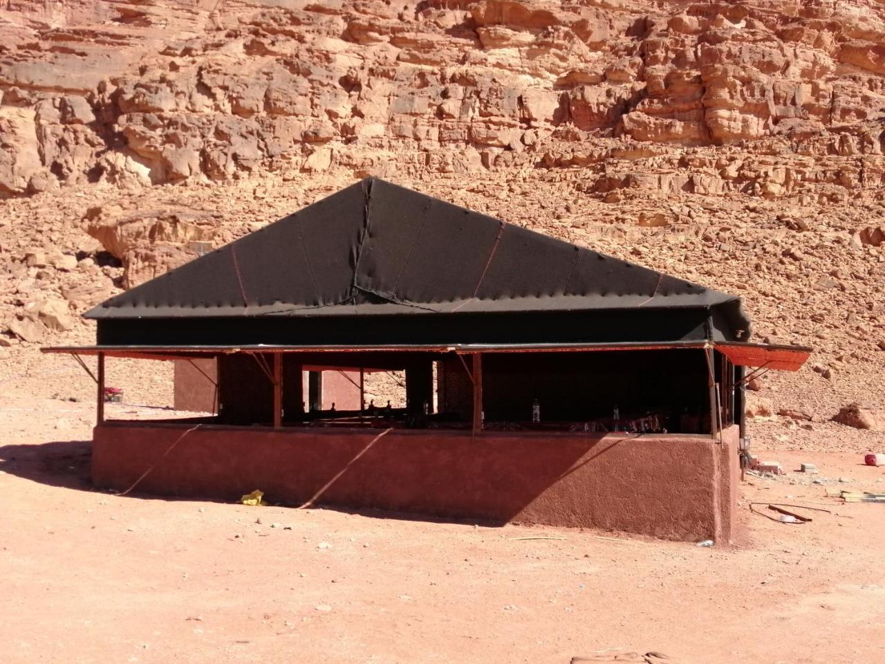 Black Irish Camp And Tours Wadi Rum Exterior foto